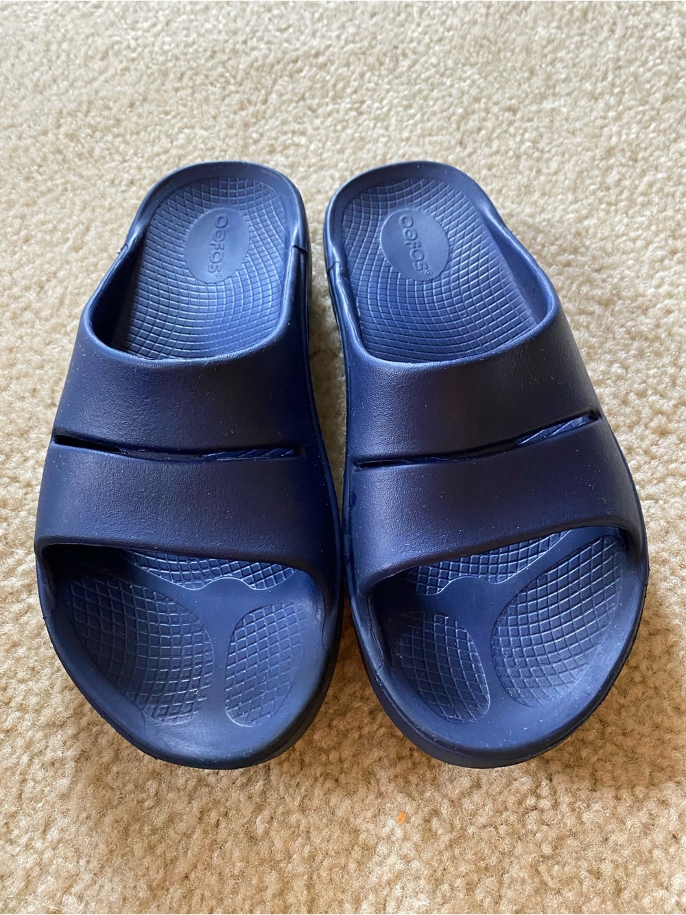 OOFOS Navy Recovery Slide Sandals
